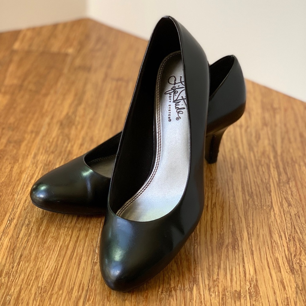 Life Stride Black Pumps Size 8